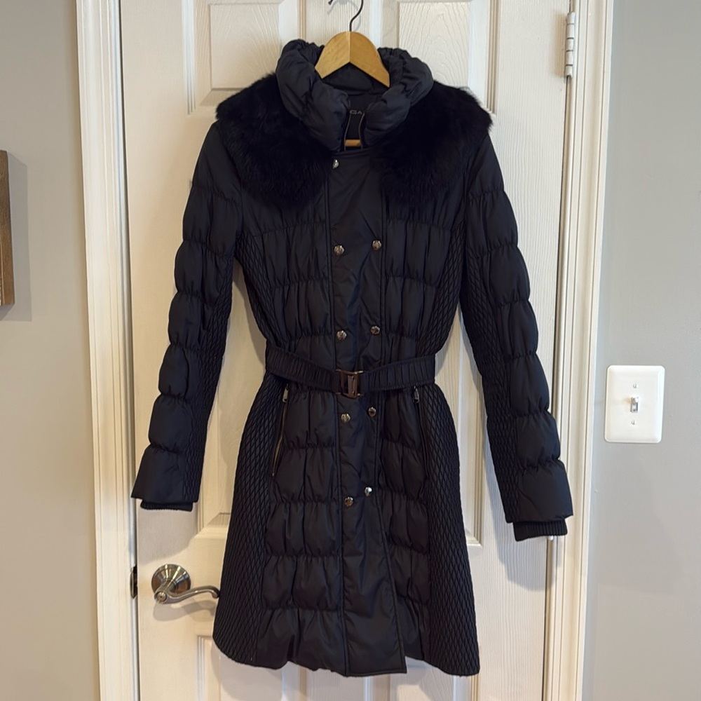 Via Spiga Size Small 60% down 40% waterfowl feathers EPC